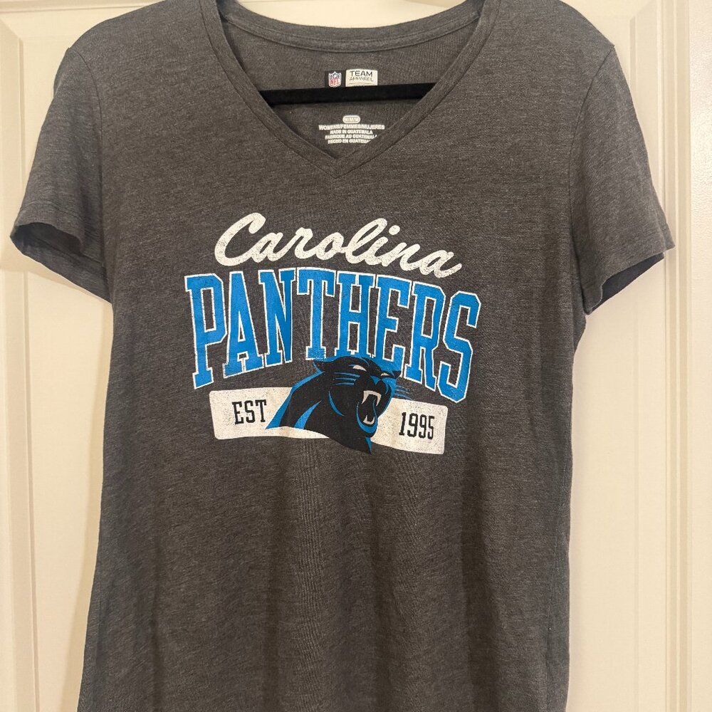 Carolina Panthers NFL V-Neck Tee – Women's Medium
